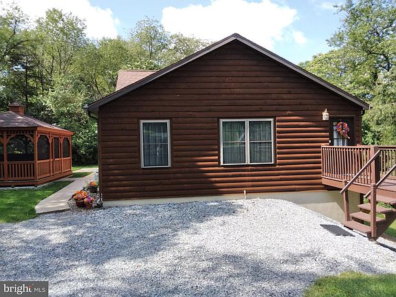 2nd image of 841 Sleepy Hollow Dr