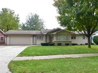 709 Elm St, Pella, IA 50219