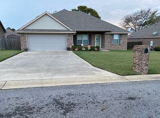 511 Wycliffe Dr, Searcy, AR 72143