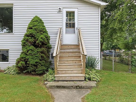 2nd image of 667 Pine St #1