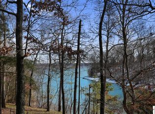 41 Swallow Ln, Murray, KY 42071