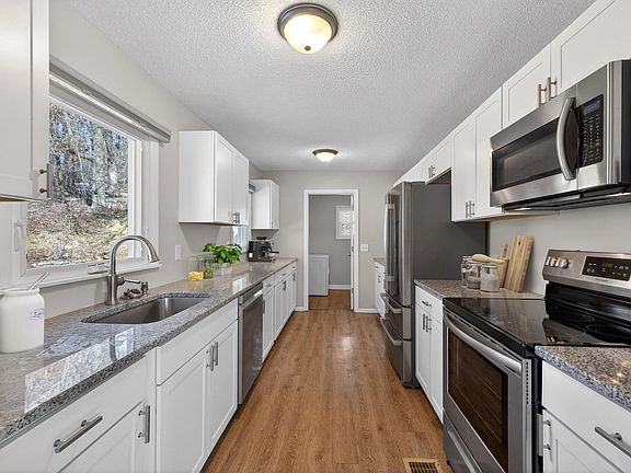 5th image of 1808 Hillview Ln SE