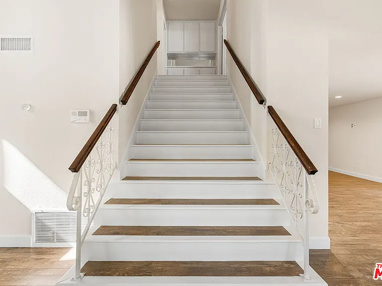 9200 Wystone Ave — Photo 27