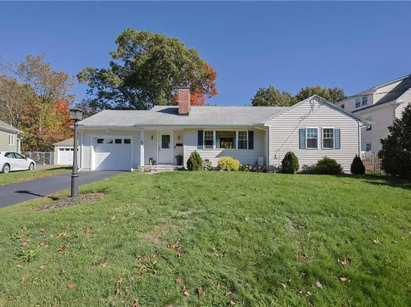 23 Frederick St, Rumford, RI 02916