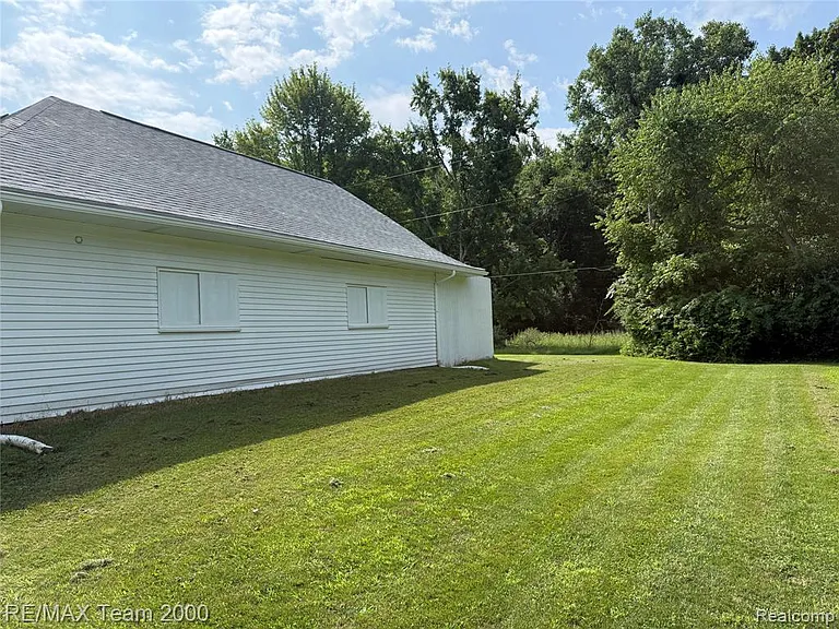 48905 Nine Mile Rd — Photo 33
