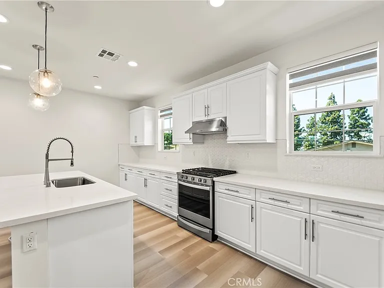 8916 Jasmine Dr — Photo 15