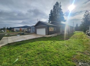 460 Maloney Ln, Forks, WA 98331
