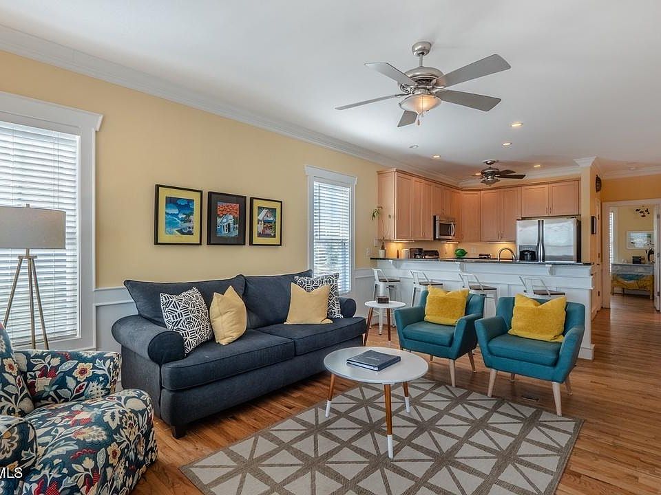 2nd image of 1220 S Lake Park Boulevard #2