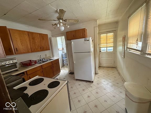 5th image of 1520 Wade St