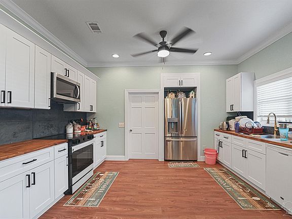 5th image of 1101 E Baars St