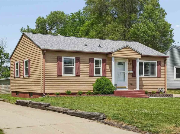 2432 9th Ave SW, Cedar Rapids, IA 52404