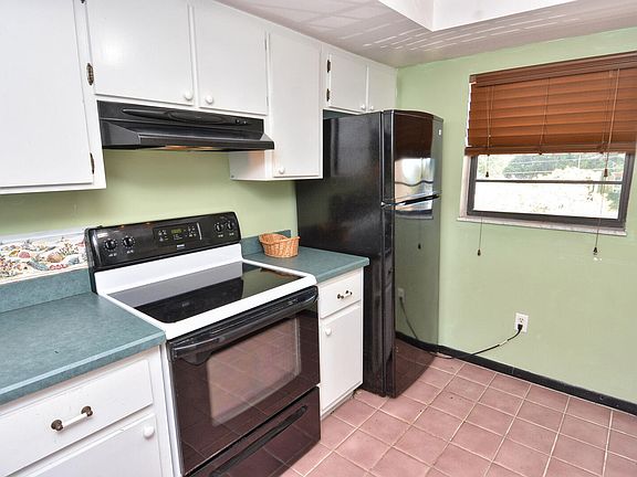 4th image of 2050 Oleander Boulevard #7303