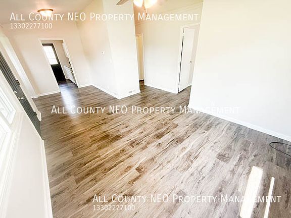 4th image of 2470 Center Ave