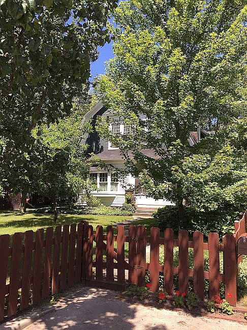 1st image of 401 College Ave