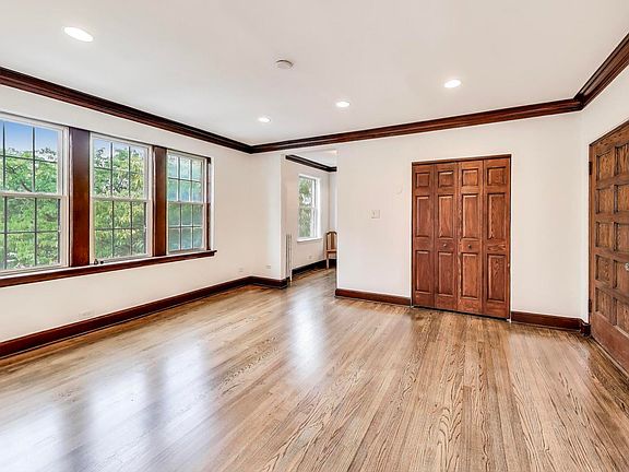 4th image of 1103 Holly Ct APT 207