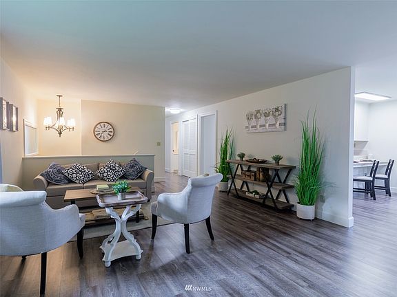 5th image of 7221 Olympic Drive SE