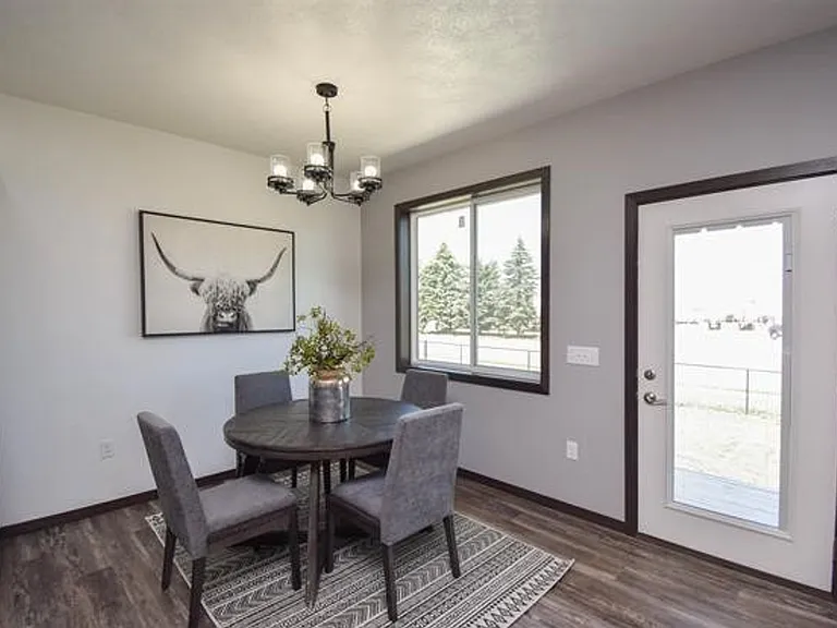 416 E Cairos Pl — Photo 4