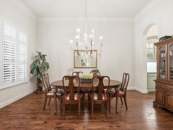 4th image of 1311 Overland Dr