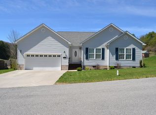136 Cloverleaf Ln, Princeton, WV 24739
