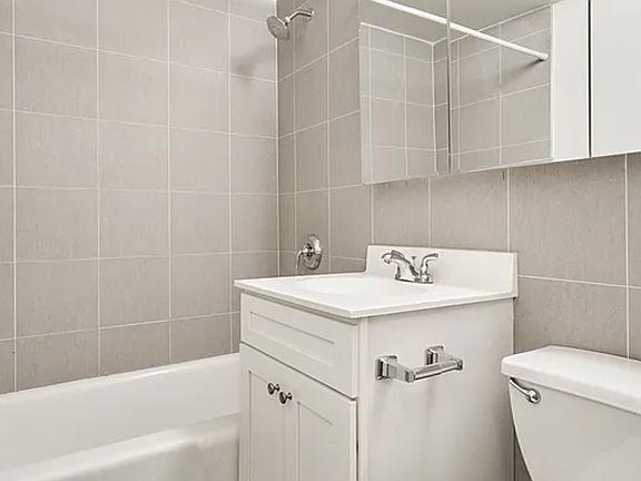 5th image of 203 E 74th St APT 3A