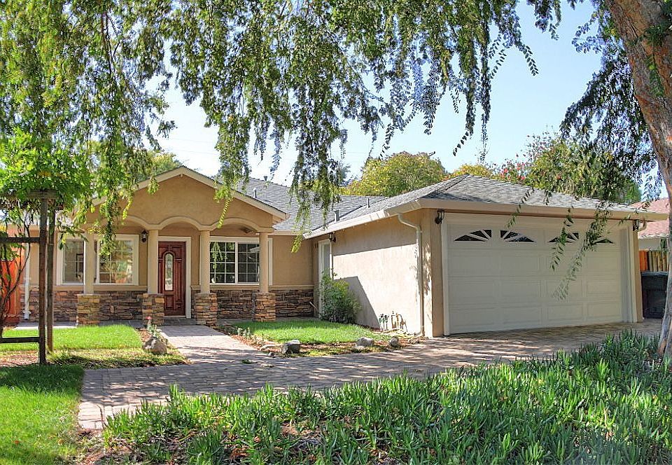1st image of 2928 Clara Dr