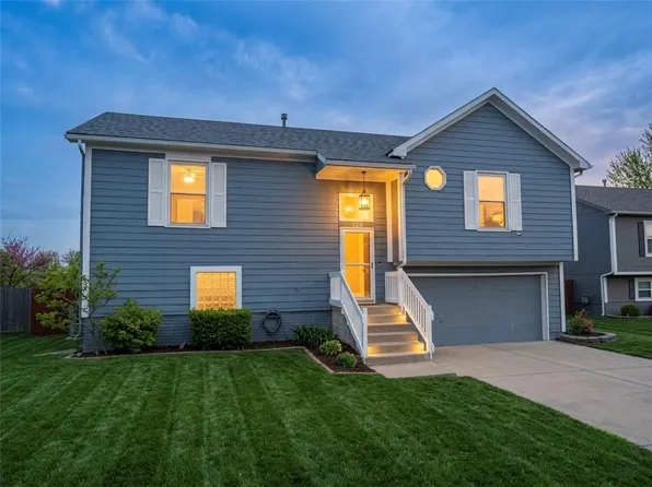 120 W Skylark St, Gardner, KS 66030
