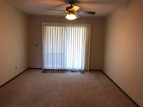 4th image of 2508 N Coachman Ln