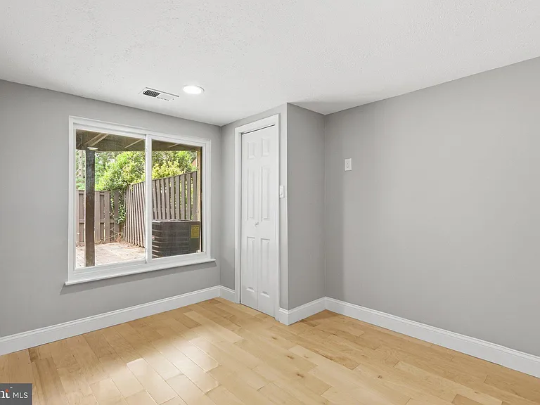 11092 Saffold Way — Photo 25