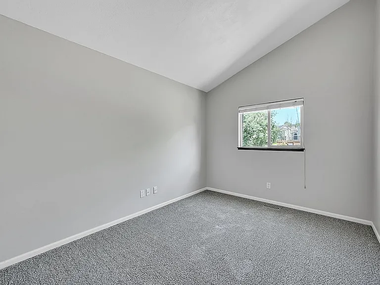 15165 Chelmsford St — Photo 20