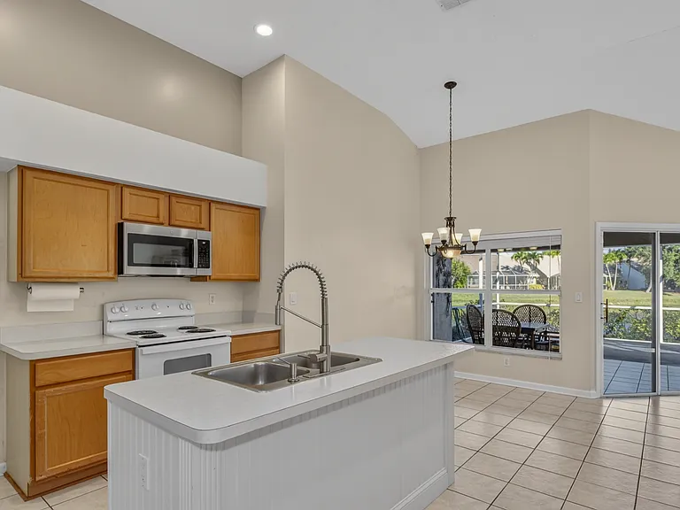 2729 Branch Ln — Photo 6