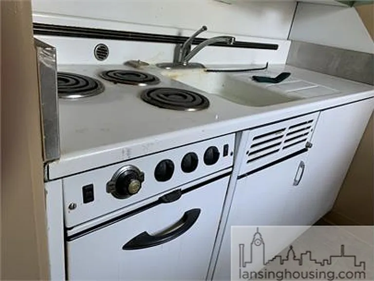 124 W South St #1 — Photo 2