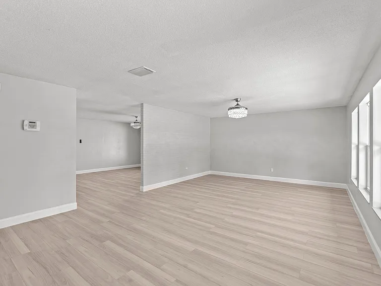 534 E Del Monte Ave — Photo 27