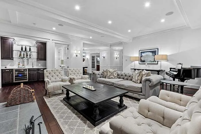 2 bed, 2.5 bath, $4,000 — Photo 2