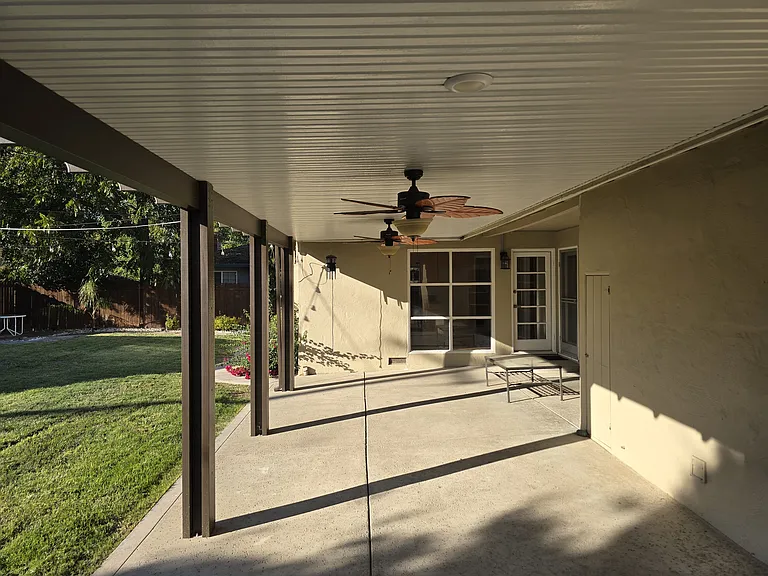 2025 Flowers St — Photo 14