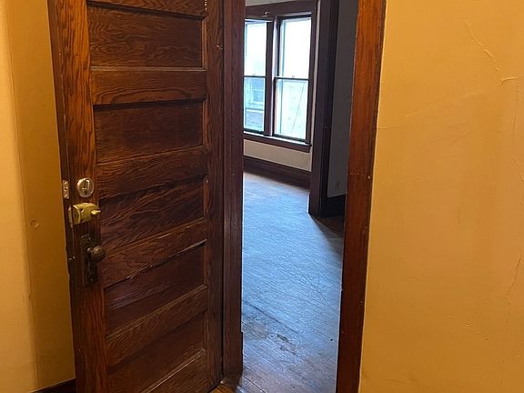2nd image of 1407 S 59th Ave