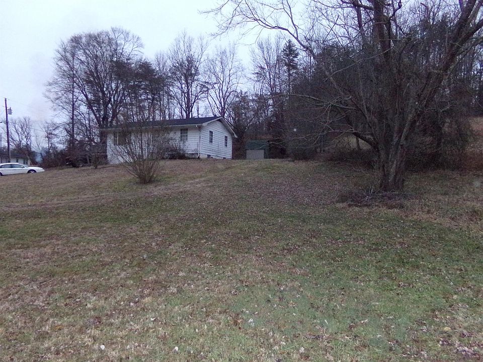 2nd image of 24 Lacy Creek Rd