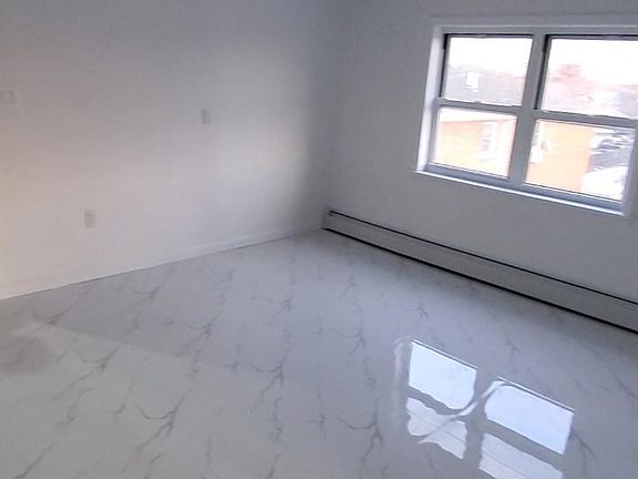 5th image of 3554 E Tremont Ave