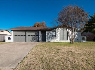 5640 Belfast Ln, North Richland Hills, TX 76180