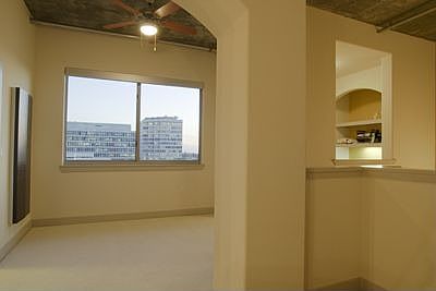 4th image of 840 E Green St Unit 506
