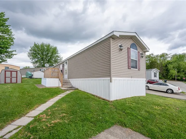 7 Theta Dr, Greensburg, PA 15601