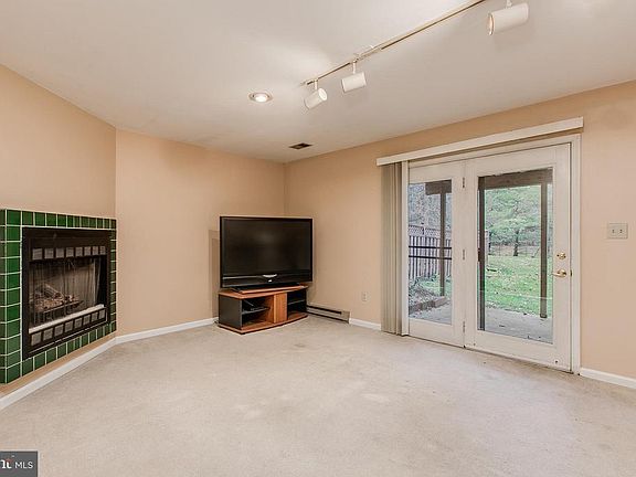 5th image of 1273 Fairchild Ave