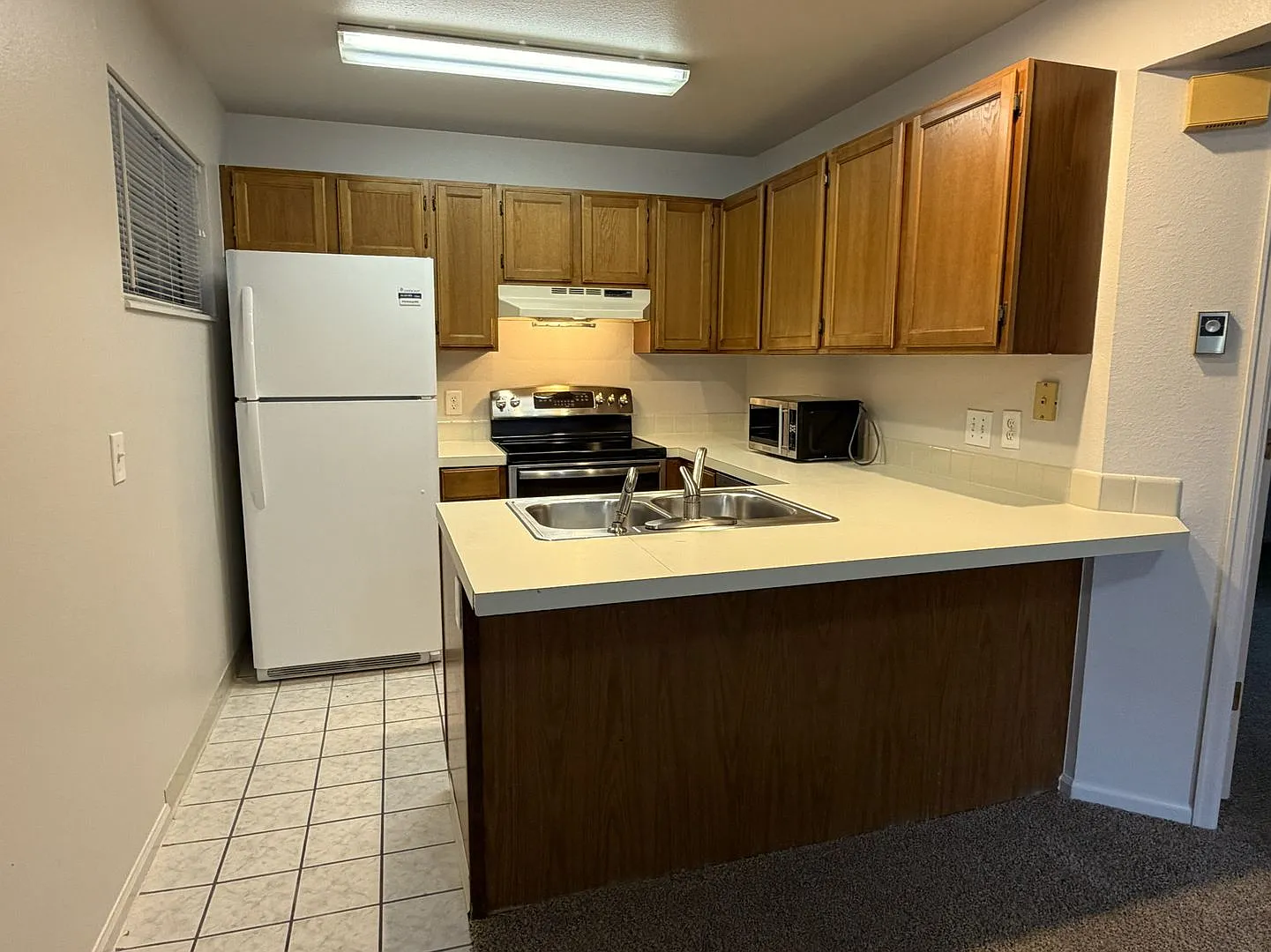 Comfortable 2-Bedroom, 1-Bath Home Available Now — Photo 4