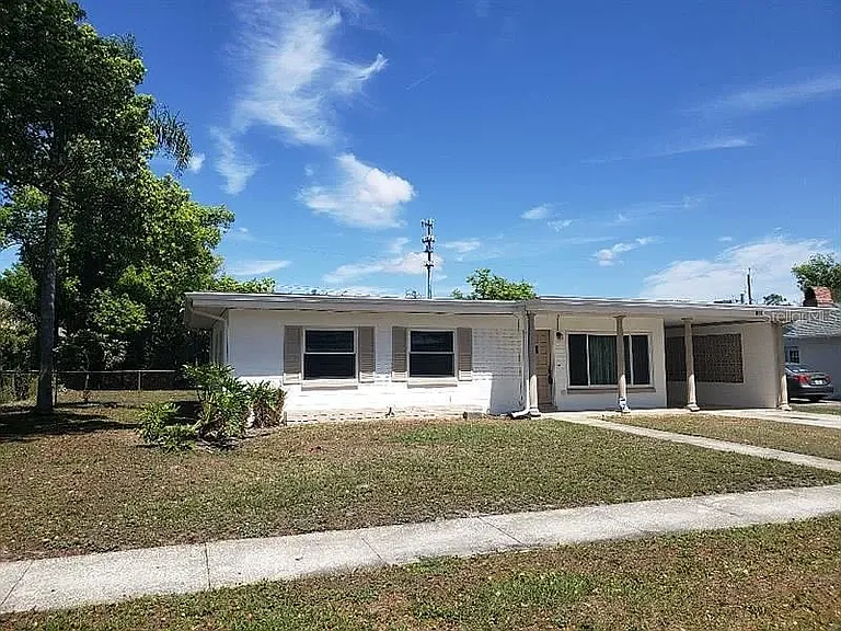 1841 Linden Rd — Photo 1