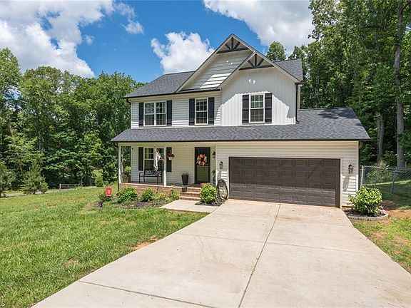 3rd image of 227 Oakgrove Dr