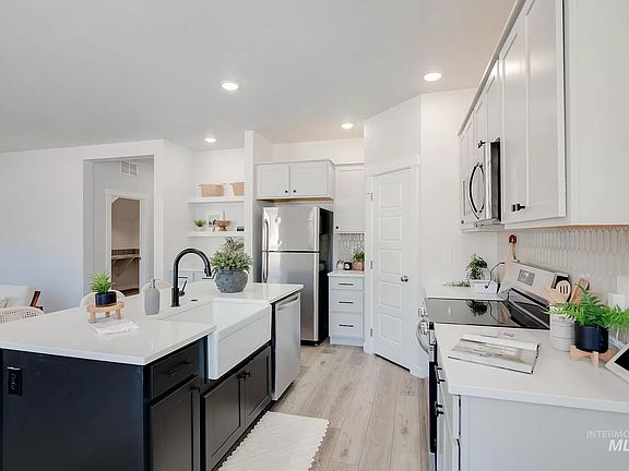 4th image of 8888 W Eminence Dr