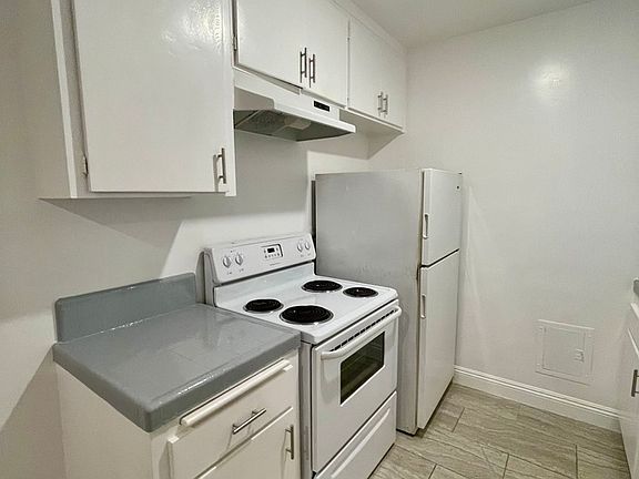 4th image of 7077 Lanewood Ave #27B