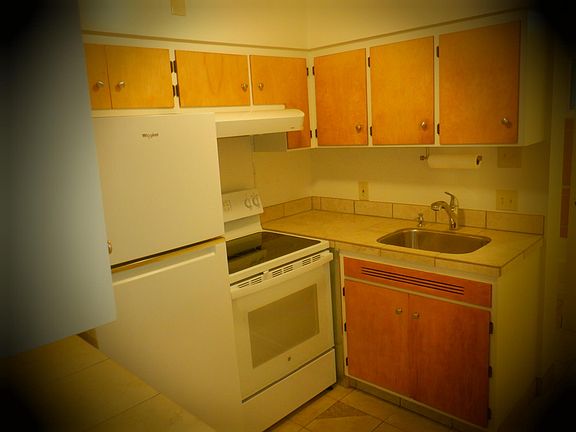 3rd image of 1401 Jefferson Ave NE APT 3
