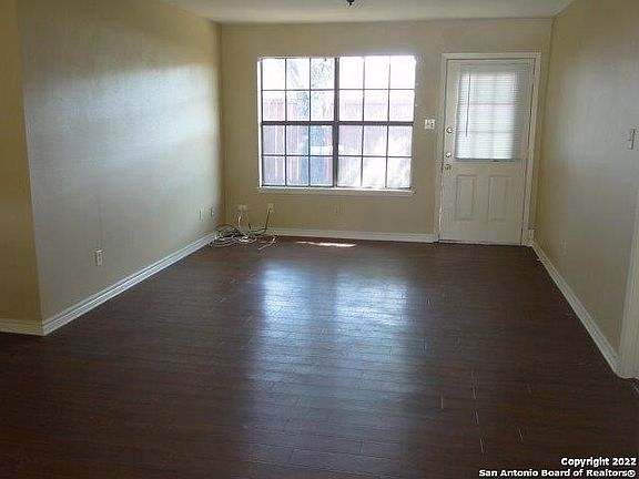 3rd image of 623 OAK PARK DR #623