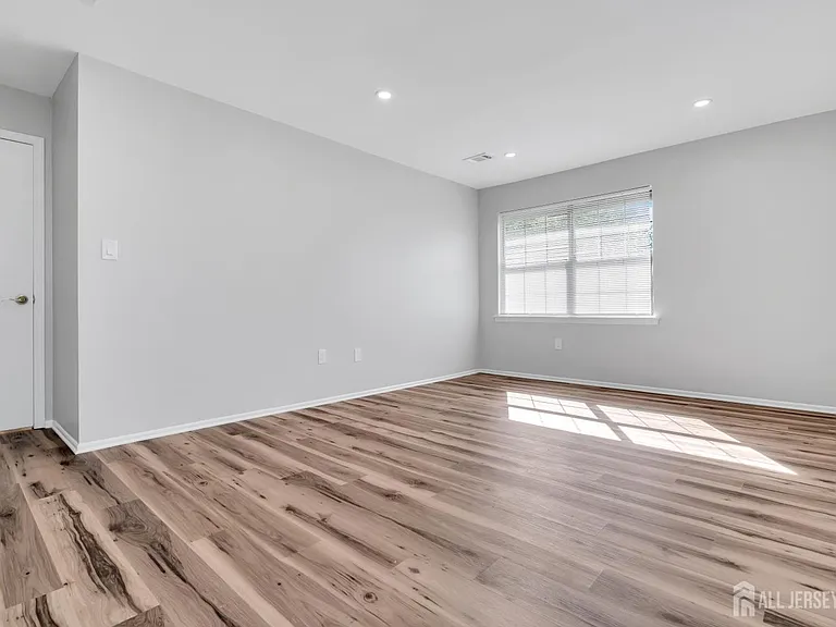 812 Green Hollow Dr — Photo 20