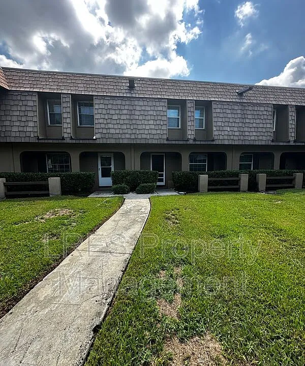3104 Harrison Ave #11